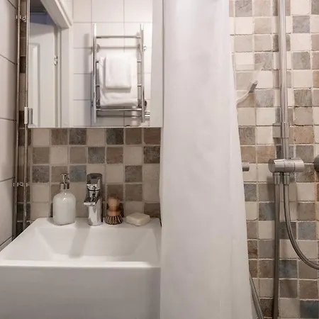 Roost Vuori 8 *